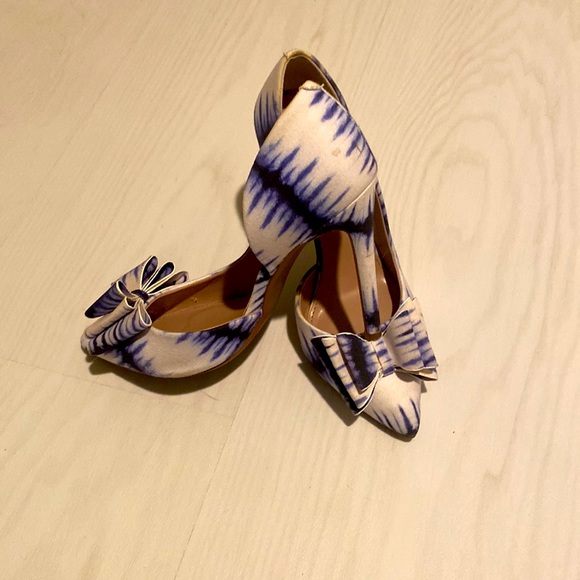 Betsey Johnson/ Tri Bow Heels/6.5 - Picture 2 of 7